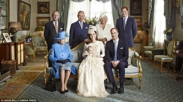 Royal, England, Elizabeth, King Charles the second, Price Robert, Prince William, Catherine (Kate) Middleton