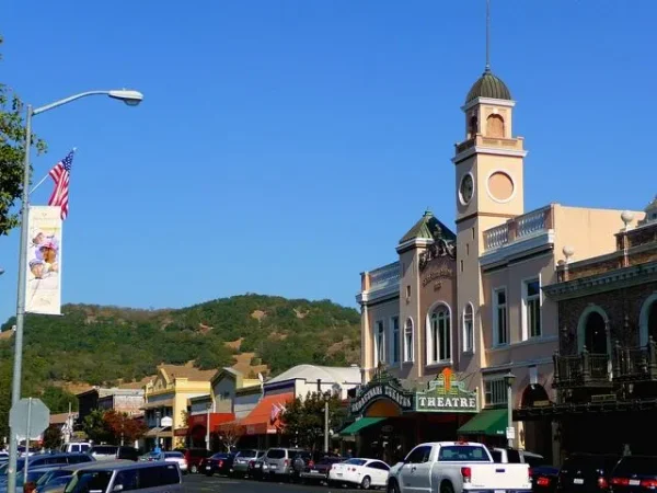 Beautiful El Dorado Hills is nestled in the picturesque mountain foothills of the Sierras and is often referred to as the gateway to El Dorado County. With elevations ranging from 200 feet to over 10,800 feet, there is tremendous diversity in the landscap