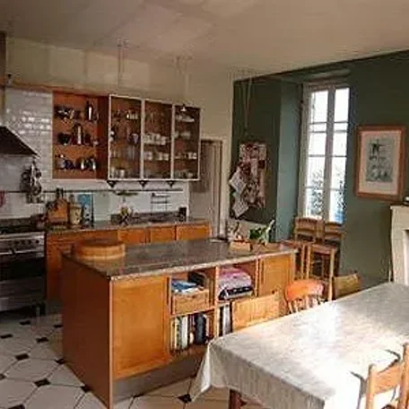 11 bedroom Manor House in Montpellier de Medillan , Poitou-Charentes for sale with 14700m2 of land. Priced at only $889,200 USD