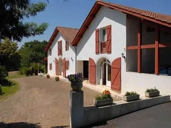 5 bedroom Farmhouse in Peyrehorade, Aquitaine for sale with 104000m2 of land. For only $889,200 USD