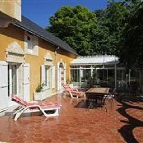 7 bedroom Manor House in Tours and Le Mans Area, Centre for sale with 1750m2 of land for $906,300 USD