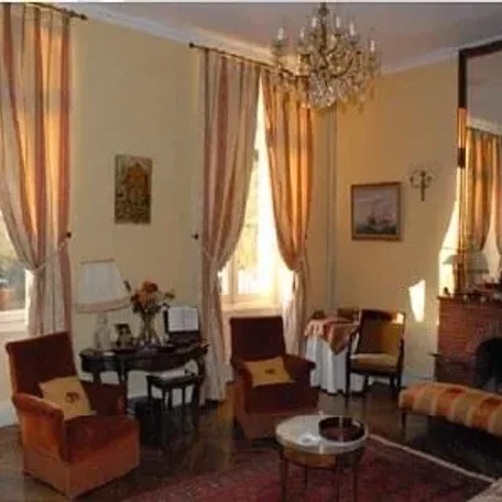 14 bedroom Manor House in Mont de Marsan, Aquitaine for sale with 20300m2 of land. Priced at $ 855,000 USD