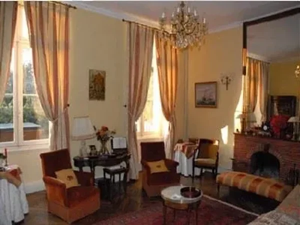 14 bedroom Manor House in Mont de Marsan, Aquitaine for sale with 20300m2 of land. Priced at $ 855,000 USD