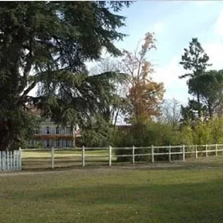 14 bedroom Manor House in Mont de Marsan, Aquitaine for sale with 20300m2 of land. Priced at $ 855,000 USD