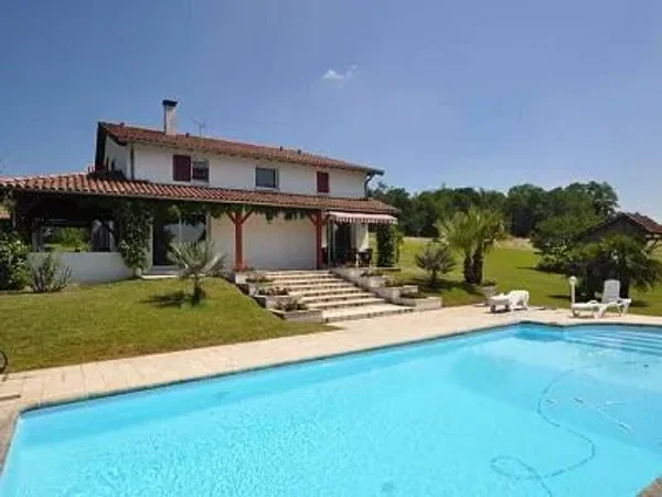 5 bedroom Farmhouse in Peyrehorade, Aquitaine for sale with 104000m2 of land. For only $889,200 USD