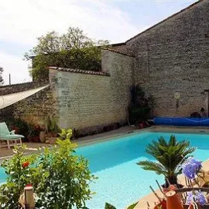 Manor House For Sale in Neuvicq Le Château, France