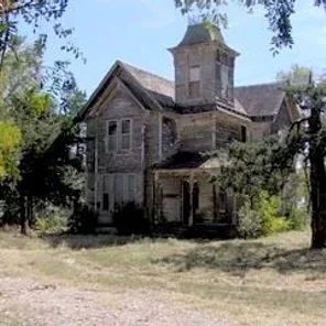Historic Victorian Estate For Sale on 35 acres in Kentucky