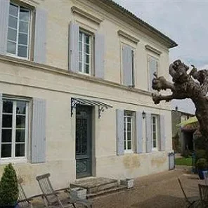 Manor House For Sale in Montpellier de Medillan, France
