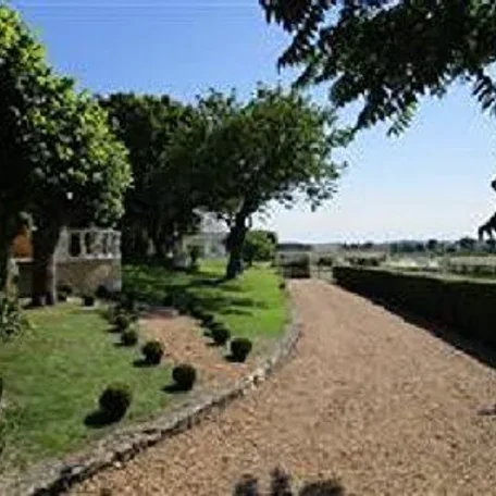 7 bedroom Manor House in Tours and Le Mans Area, Centre for sale with 1750m2 of land for $906,300 USD