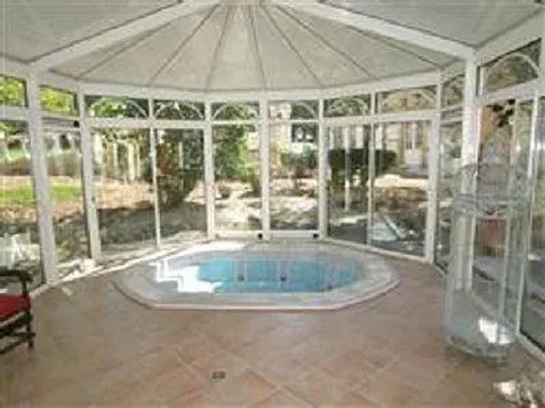 7 bedroom Manor House in Tours and Le Mans Area, Centre for sale with 1750m2 of land for $906,300 USD