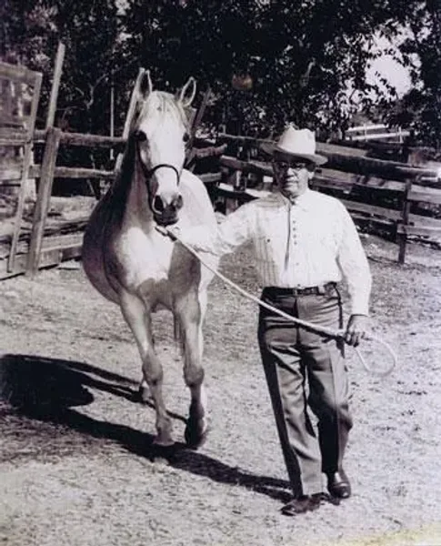 The late and great breeder Frisco Mari pictured here with *Szarza.