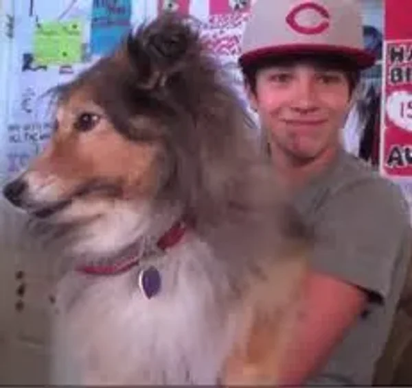 Austin Mohone lost his best friend but kept his cats!