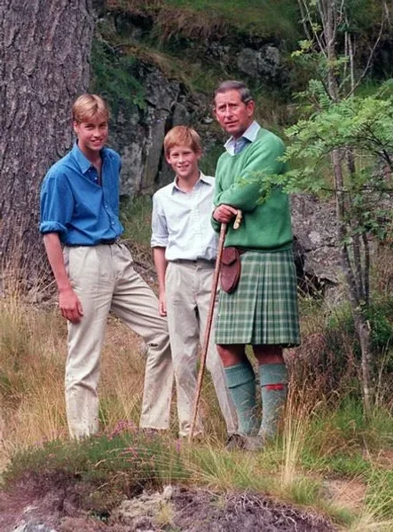 Royal, England, Elizabeth, King Charles the second, Price Robert, Prince William, Catherine (Kate) Middleton