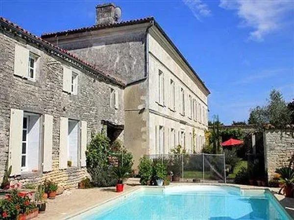 9 bedroom Manor House in Neuvicq Le Château, Poitou-Charentes for sale with 20674m2 of land. Asking just $870,048 USD