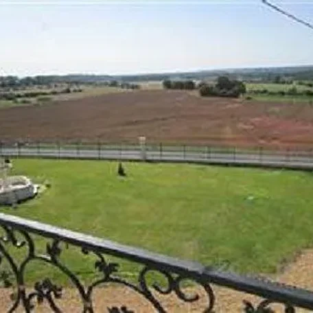 7 bedroom Manor House in Tours and Le Mans Area, Centre for sale with 1750m2 of land for $906,300 USD