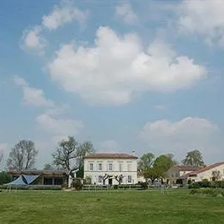 11 bedroom Manor House in Montpellier de Medillan , Poitou-Charentes for sale with 14700m2 of land. Priced at only $889,200 USD