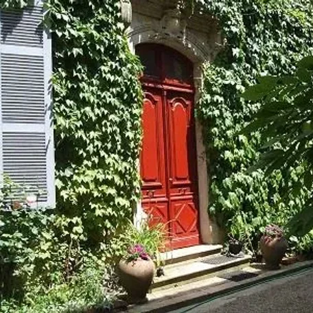 14 bedroom Manor House in Mont de Marsan, Aquitaine for sale with 20300m2 of land. Priced at $ 855,000 USD