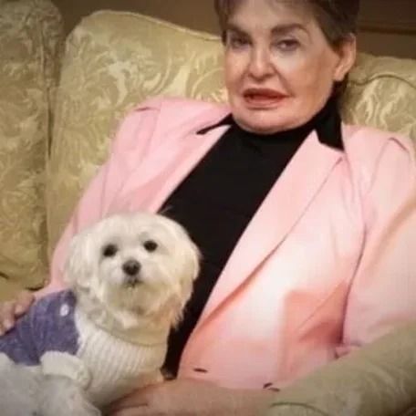 You will find it hard to believe that there are a good number of animals that are depressingly better off than you and half of the world’s population will ever be. Here’s a look at ten of the world’s richest pets