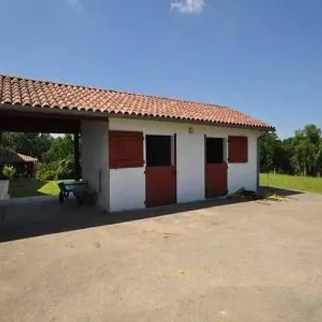 5 bedroom Farmhouse in Peyrehorade, Aquitaine for sale with 104000m2 of land. For only $889,200 USD