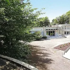 Villa For Sale in Montelimar, France