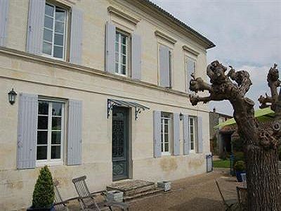 Manor House For Sale in Montpellier de Medillan, France