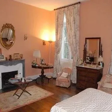 14 bedroom Manor House in Mont de Marsan, Aquitaine for sale with 20300m2 of land. Priced at $ 855,000 USD